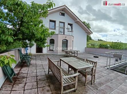 3 | Prodej - dům/vila, 300 m²