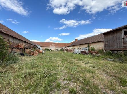 1 | Prodej - komerční objekt, průmyslový areál, 2 636 m²