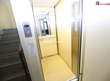4 | Pronájem bytu, 1+1, 38 m²