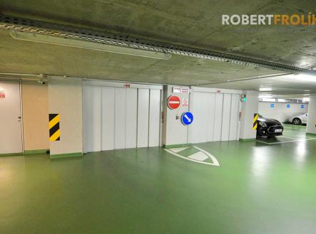 garážové stání k pronájmu - Praha 6, Jilemnického - autovýtahy | Pronájem - malý objekt/garáž