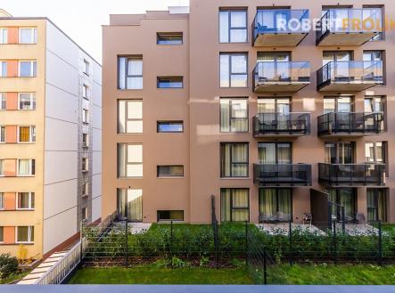 Nezařízený byt 3+kk s balkonem a garážovým stáním - Praha 5, Košíře - ul. Starokošířská - projekt Starokošířská Avenue - výhled | Pronájem bytu, 3+kk, 82 m²