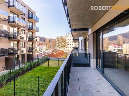 Nezařízený byt 3+kk s balkonem a garážovým stáním - Praha 5, Košíře - ul. Starokošířská - projekt Starokošířská Avenue - balkon | Pronájem bytu, 3+kk, 82 m²