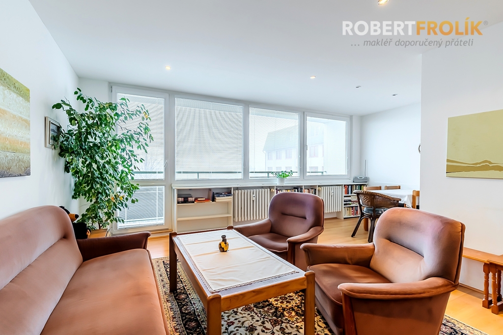 Zařízený byt 4+kk, dvě lodžie - Praha 6, Ruzyně - ul. Dědinská - obývák