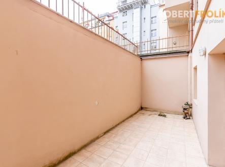 ateliér k pronájmu - Praha 6, Bubeneč - ul. Eliášova - terasa | Pronájem bytu, 2+kk, 55 m²