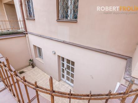 ateliér k pronájmu - Praha 6, Bubeneč - ul. Eliášova - terasa | Pronájem bytu, 2+kk, 55 m²