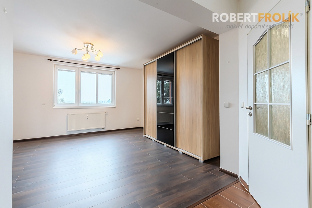 velký byt 2+1 - Praha 9, Čakovice - U Párníků - obývák