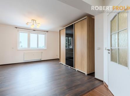 velký byt 2+1 - Praha 9, Čakovice - U Párníků - obývák | Pronájem bytu, 2+1, 61 m²