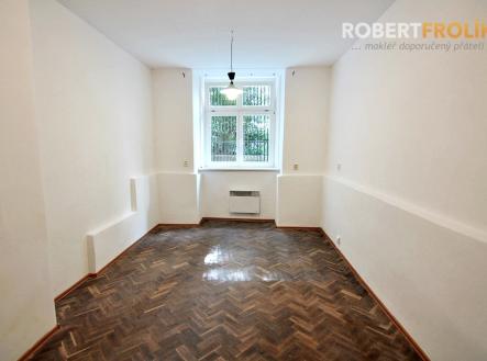 Nebytový prostor k pronájmu - Praha 6, Bubeneč - Eliášova - hlavní místnost | Pronájem - kanceláře, 25 m²