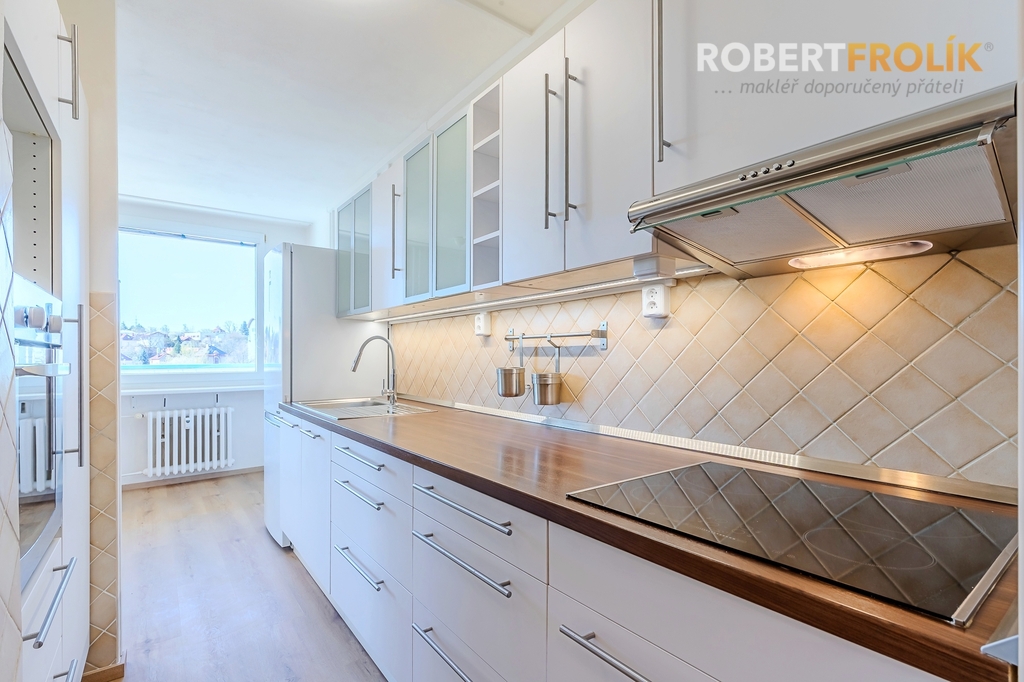 Částečně zrekonstruovaný byt 3+kk s lodžií - Praha 6, Řepy - Nevanova - kuchyně