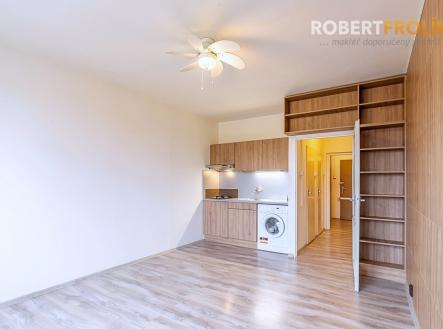 Nezařízený byt 1+kk - Praha 10, Záběhlice - Jabloňová - pokoj | Pronájem bytu, 1+kk, 28 m²