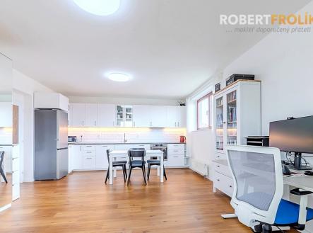 Nezařízený byt 2+kk - Hostivice, ul. Zimní - obývák | Pronájem bytu, 2+kk, 62 m²
