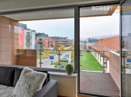 Zařízený byt 2+kk s terasou a garáží - Praha 6, Liboc - Naardenská - terasa | Pronájem bytu, 2+kk, 63 m²