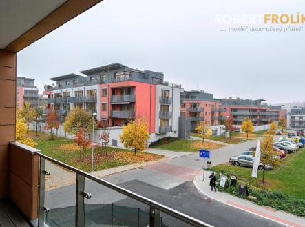 Zařízený byt 2+kk s terasou a garáží - Praha 6, Liboc - Naardenská - výhled | Pronájem bytu, 2+kk, 63 m²