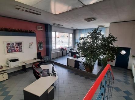 20241106-112010-resized.jpg | Pronájem - skladovací prostor, 299 m²