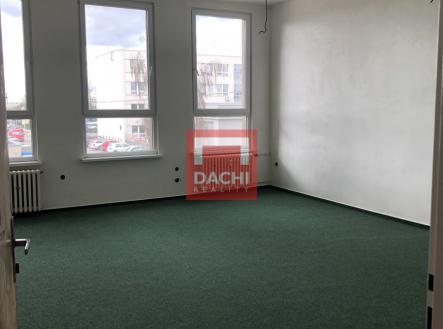 Pronájem - kanceláře, 318 m²