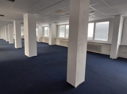 20260108-104223-resized.jpg | Pronájem - kanceláře, 300 m²