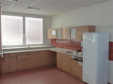 p1010672.jpg | Pronájem - kanceláře, 300 m²