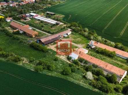 Pronájem - zemědělský objekt, 1 274 m²