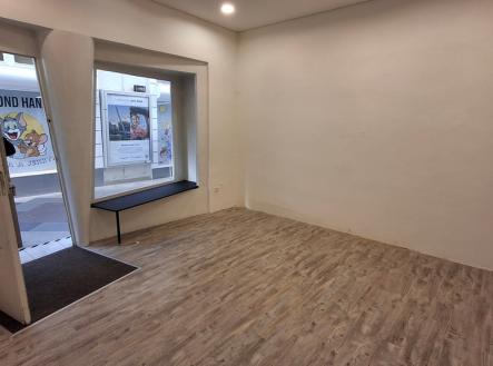 20250513-100815-resized.jpg | Pronájem - obchodní prostor, 19 m²