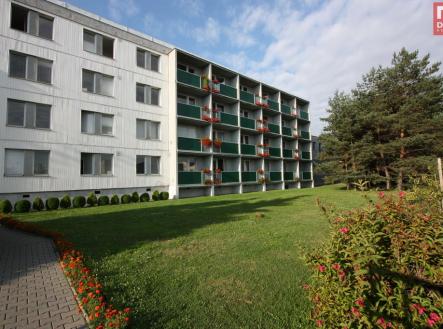 01a-admnistrativni-budova-exterier.jpg | Pronájem - kanceláře, 40 m²