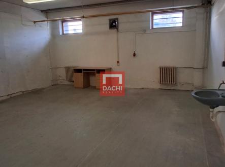 20250205-100822-resized.jpg | Pronájem - skladovací prostor, 62 m²
