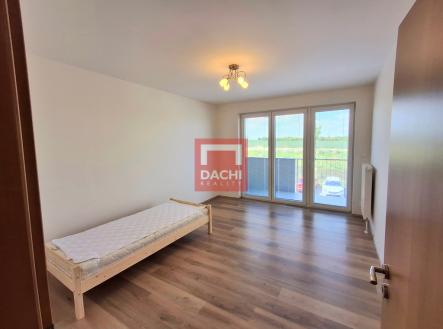 20250429-120913.jpg | Pronájem bytu, 2+kk, 81 m²