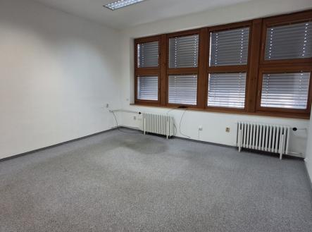 20251106-103926-resized.jpg | Pronájem - kanceláře, 22 m²