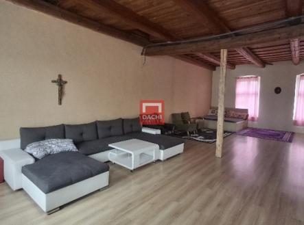 20250924-104449-resized.jpg | Prodej - dům/vila, 450 m²