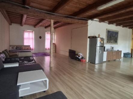 20250924-104501-resized.jpg | Prodej - dům/vila, 450 m²