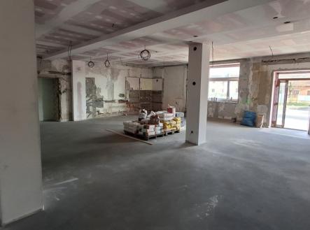 Pronájem - obchodní prostor, 85 m²
