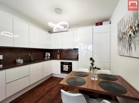 kuchynska-linka.jpg | Pronájem bytu, 2+kk, 59 m²