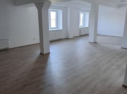 20260428-123347-resized.jpg | Pronájem - kanceláře, 56 m²
