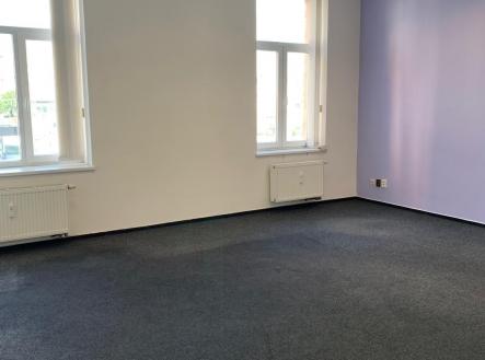 . | Pronájem - kanceláře, 33 m²