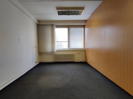Pronájem - kanceláře, 509 m²