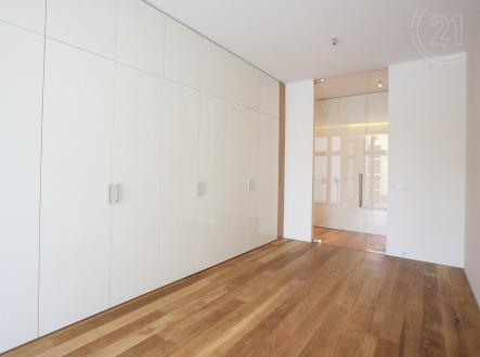 . | Pronájem bytu, 3+kk, 135 m²