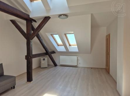 . | Pronájem bytu, 3+1, 86 m²