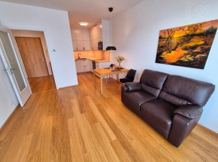 . | Pronájem bytu, 2+kk, 62 m²