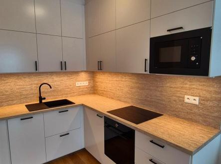 . | Pronájem bytu, 2+kk, 62 m²