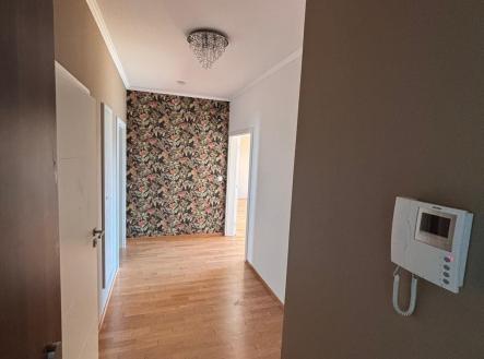 . | Pronájem bytu, 3+kk, 100 m²