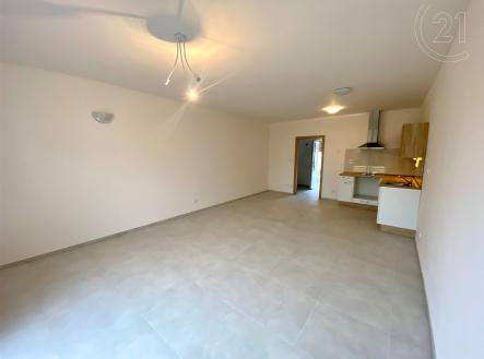 . | Pronájem bytu, 1+kk, 42 m²