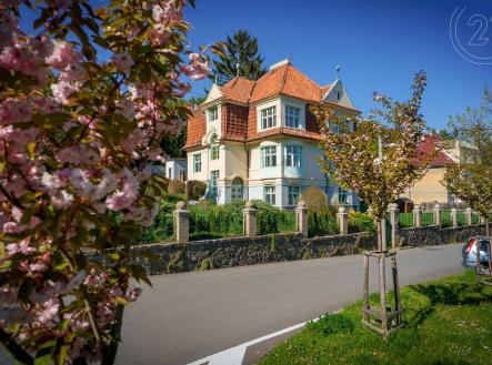 . | Prodej - dům/vila, 496 m²