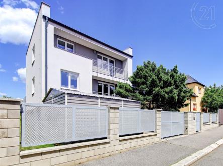 . | Prodej - dům/vila, 218 m²