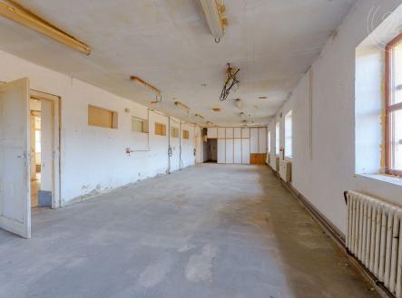 Pronájem - skladovací prostor, 780 m² obrázek