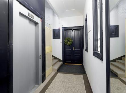 . | Pronájem bytu, 2+kk, 94 m²
