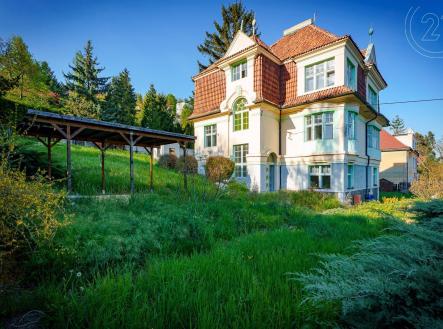 . | Prodej - nájemní dům, 327 m²
