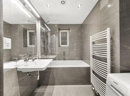 . | Pronájem bytu, 3+kk, 96 m²