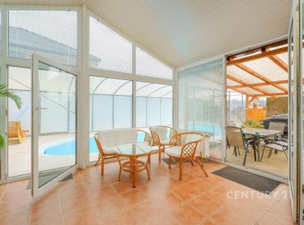 . | Pronájem - dům/vila, 290 m²