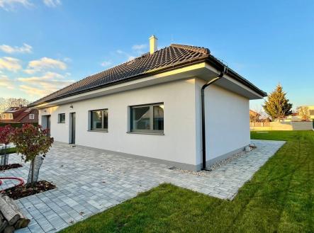 . | Pronájem - dům/vila, 205 m²