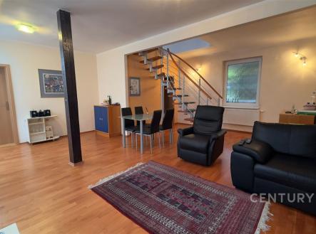. | Prodej - nájemní dům, 758 m²