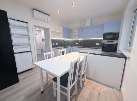 . | Pronájem bytu, 2+1, 68 m²